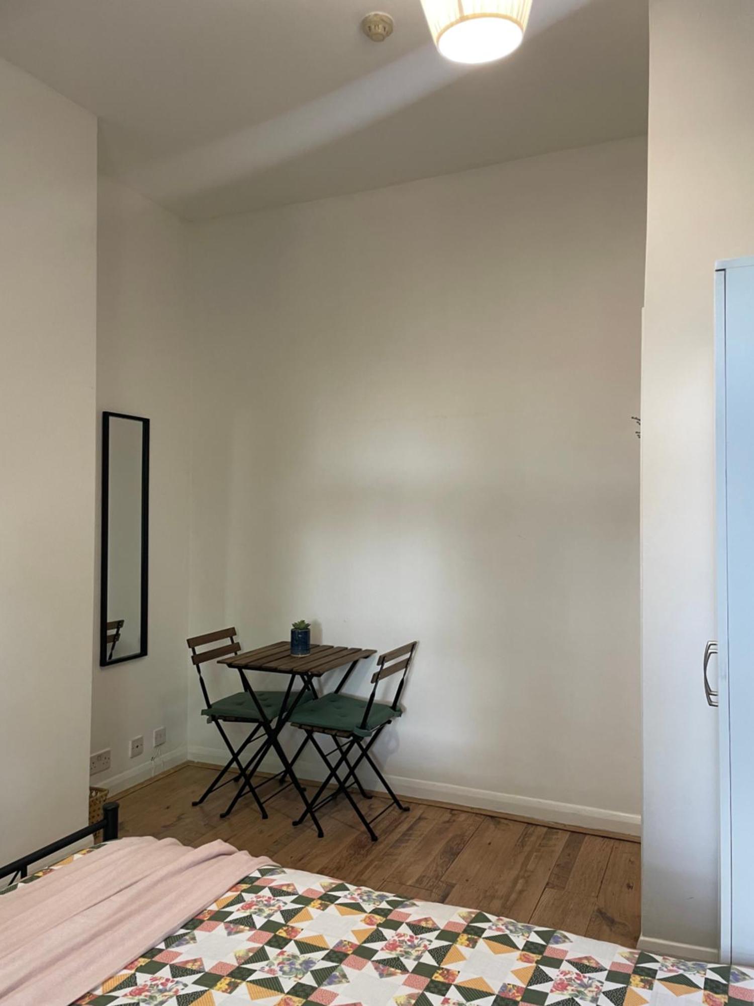 Contemporary Private Near Central Alloggio in famiglia