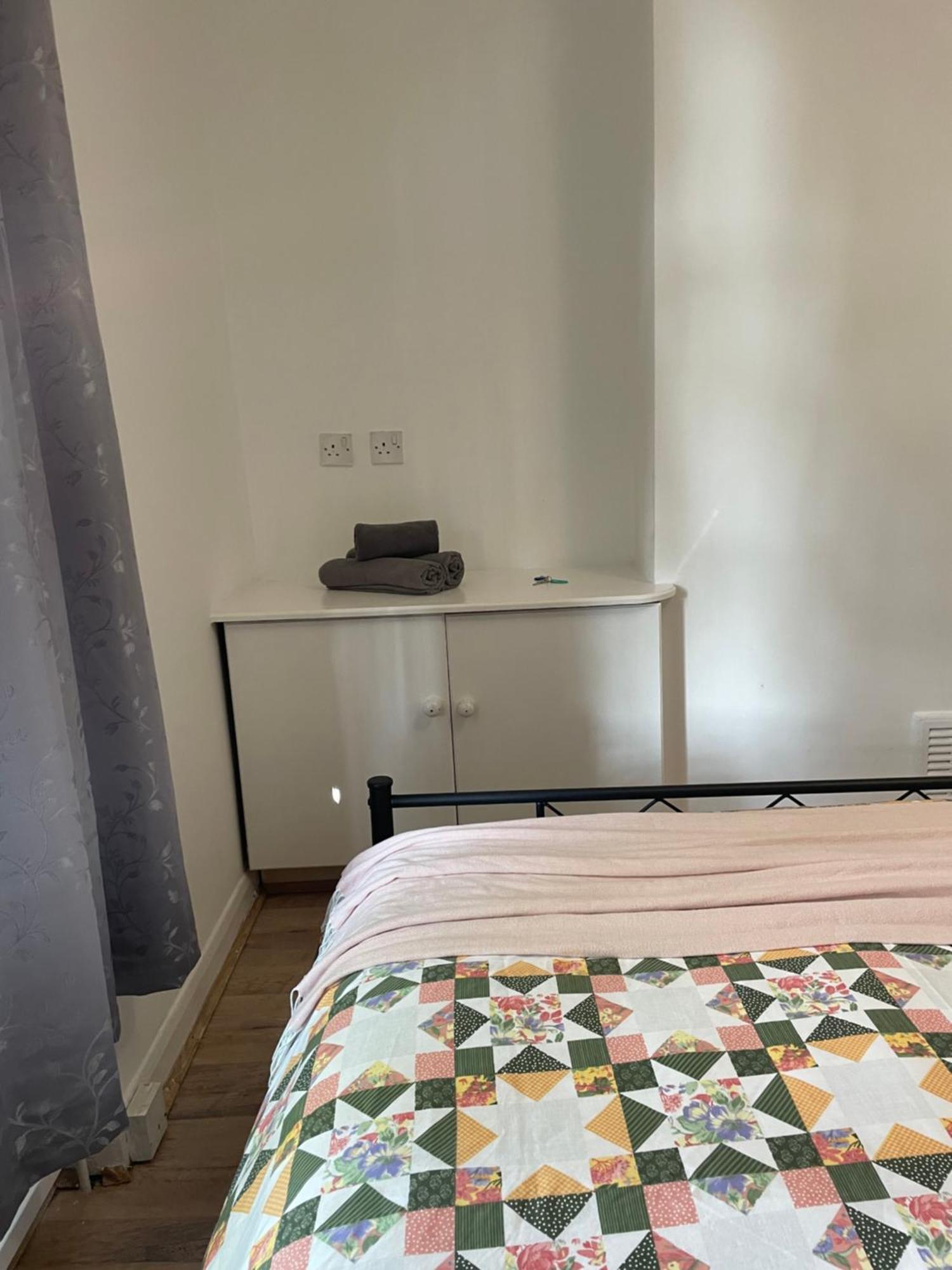 Contemporary Private Near Central Londra